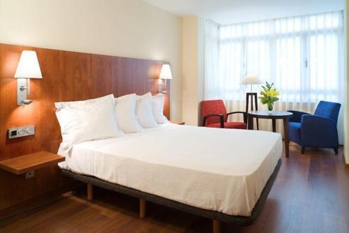 Hotel Arena Хихон Екстериор снимка